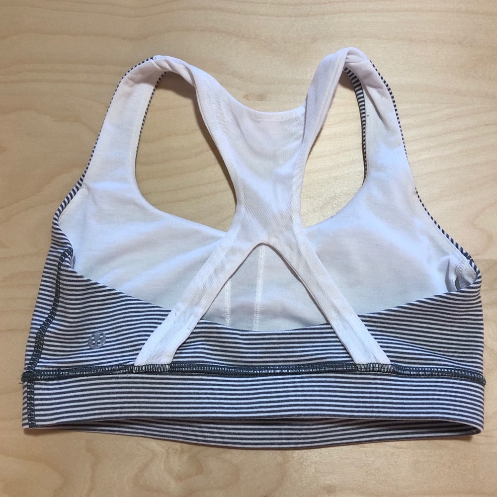 Lululemon bra (like new!)